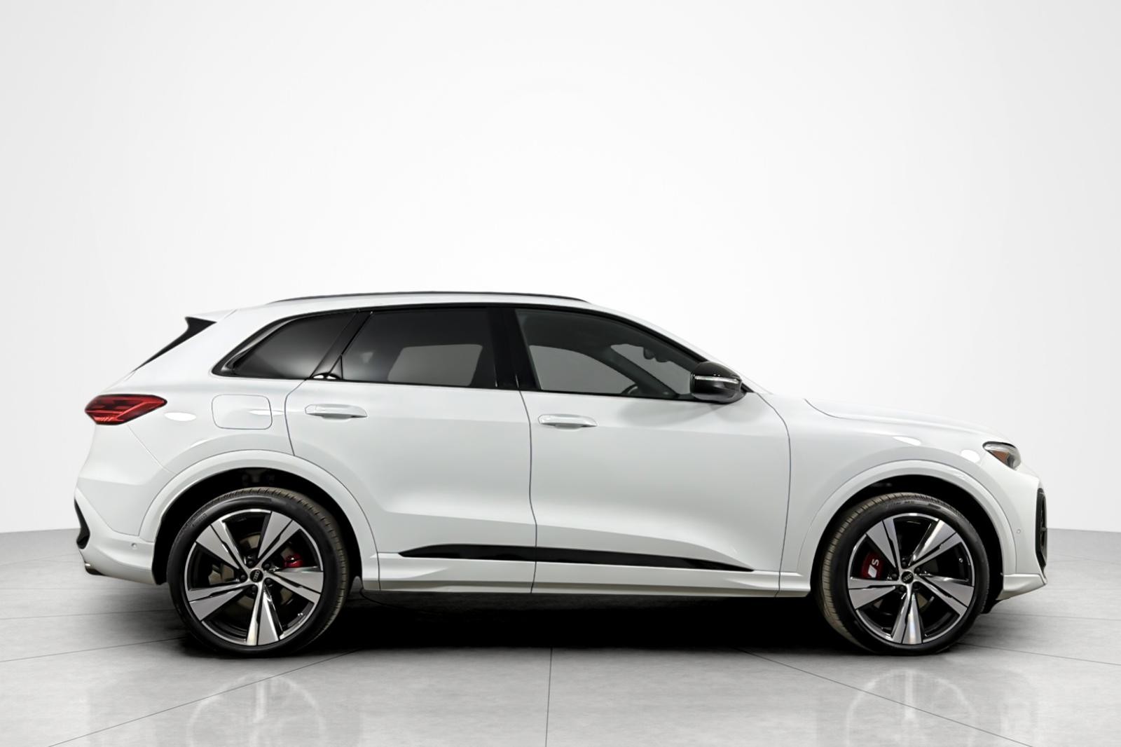 New 2026 Glacier White Metallic Audi Premium Plus 3.0 TFSI quattro image 7