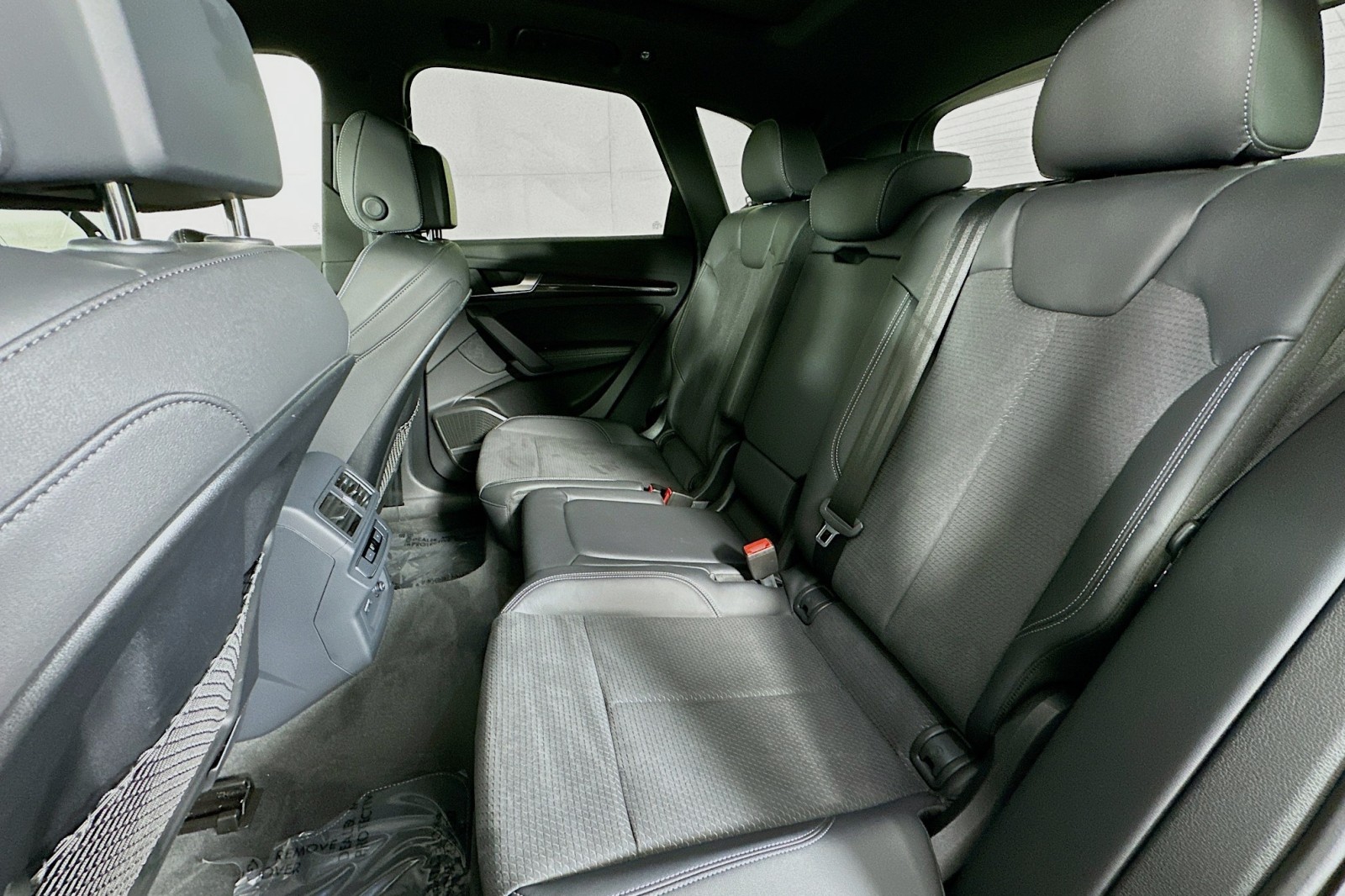 Used 2025 Daytona Gray Pearl Effect Audi Premium Plus image 9