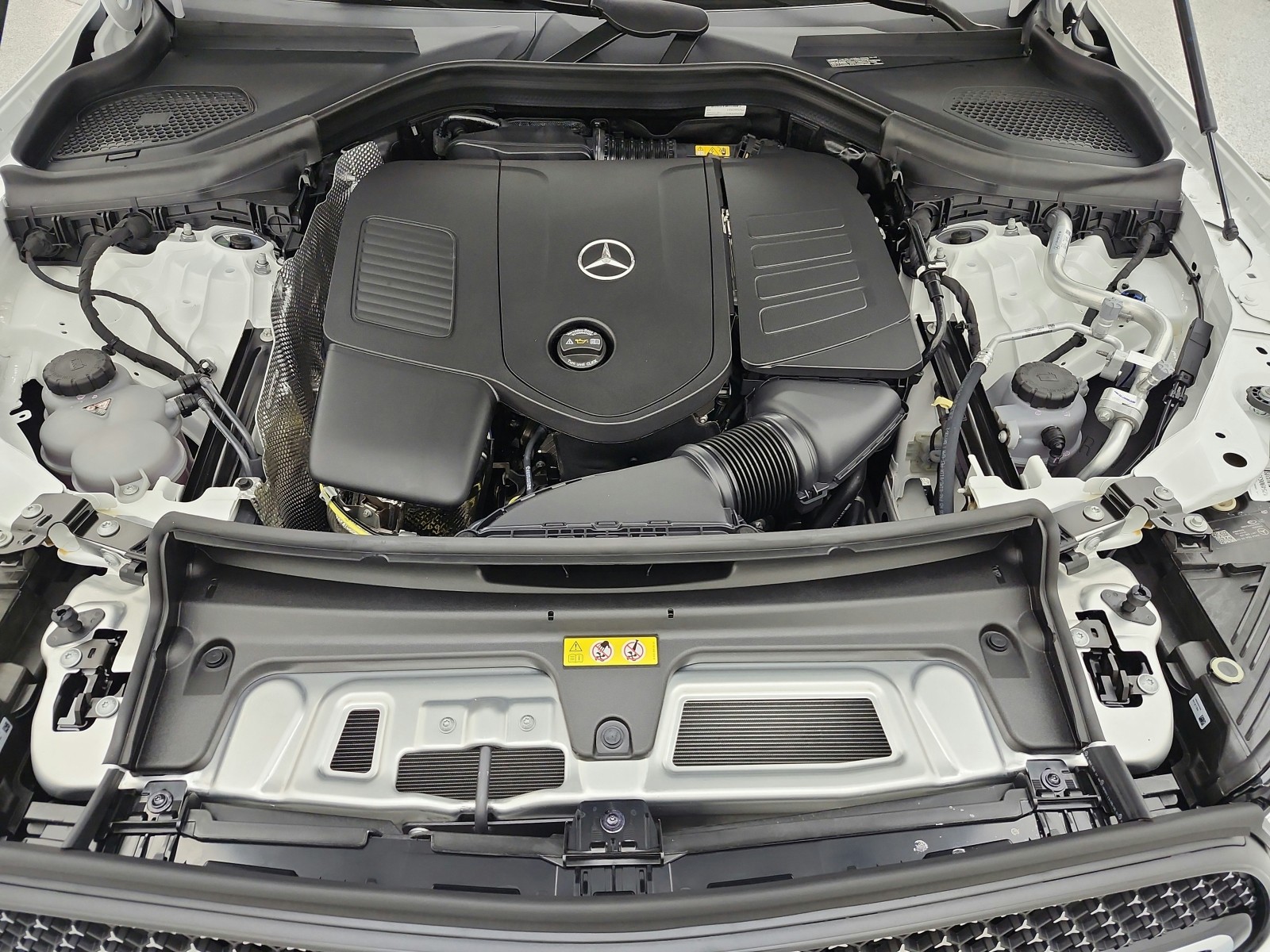 New 2027 Polar White Mercedes-Benz GLC 300 4MATIC® Coupe image 12