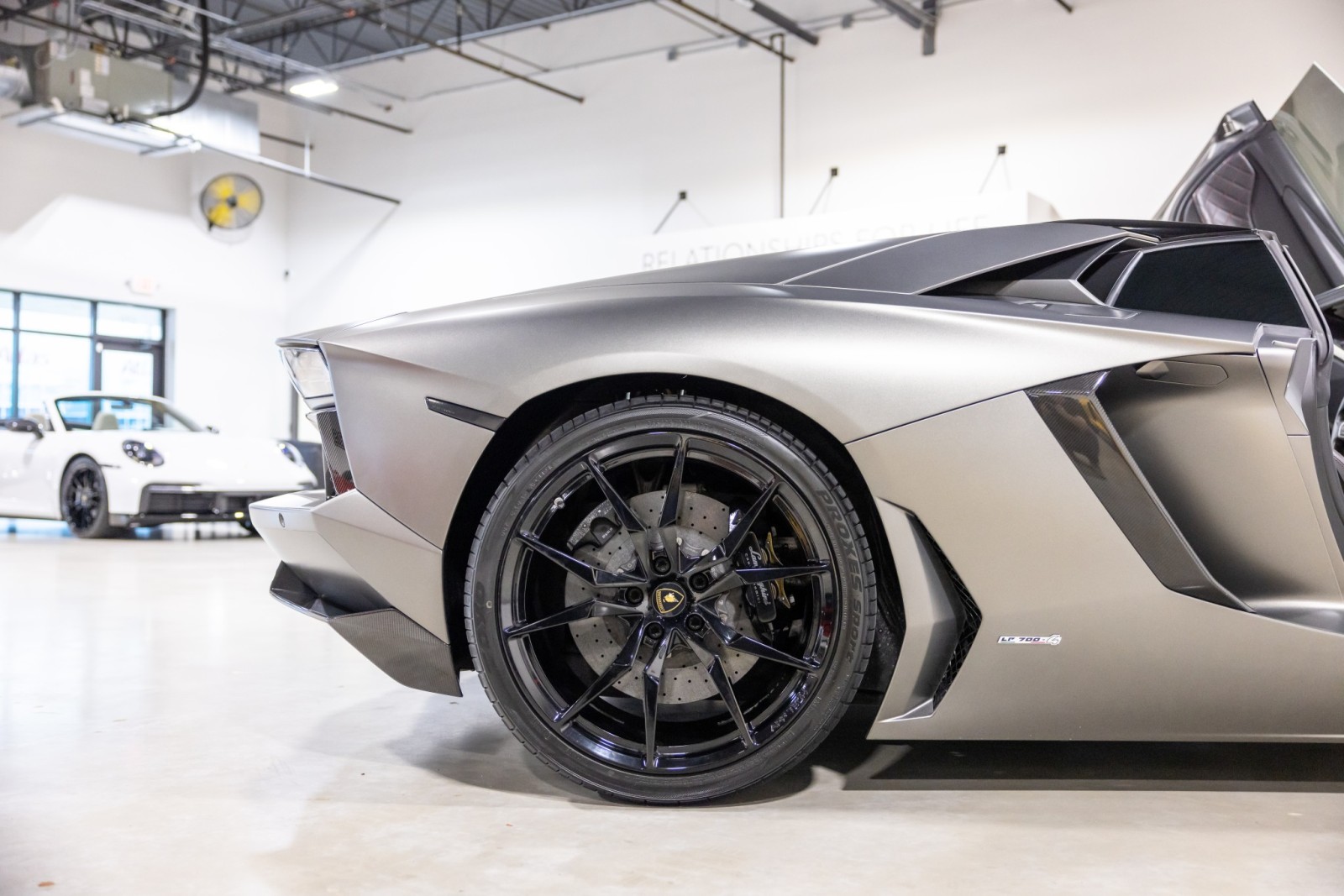 2015 Lamborghini Aventador Roadster LP 700-4 photo 45