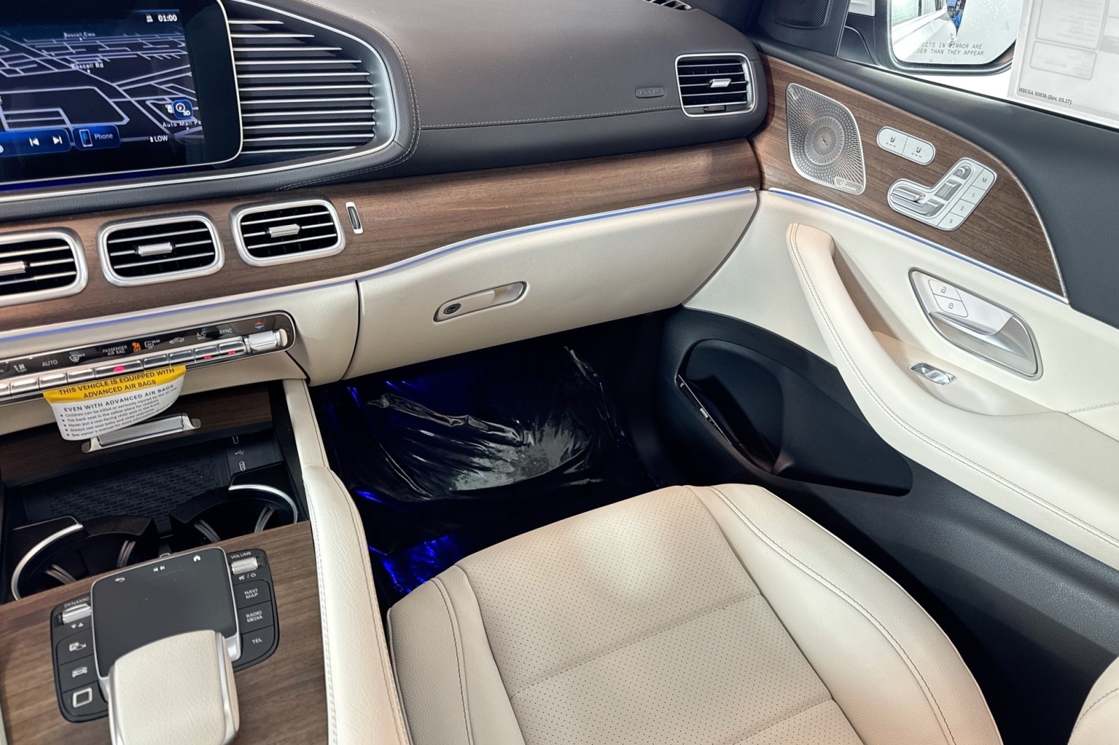 New 2026 MANUFAKTUR Moonlight White Metallic Mercedes-Benz GLS 450 4MATIC® SUV image 21