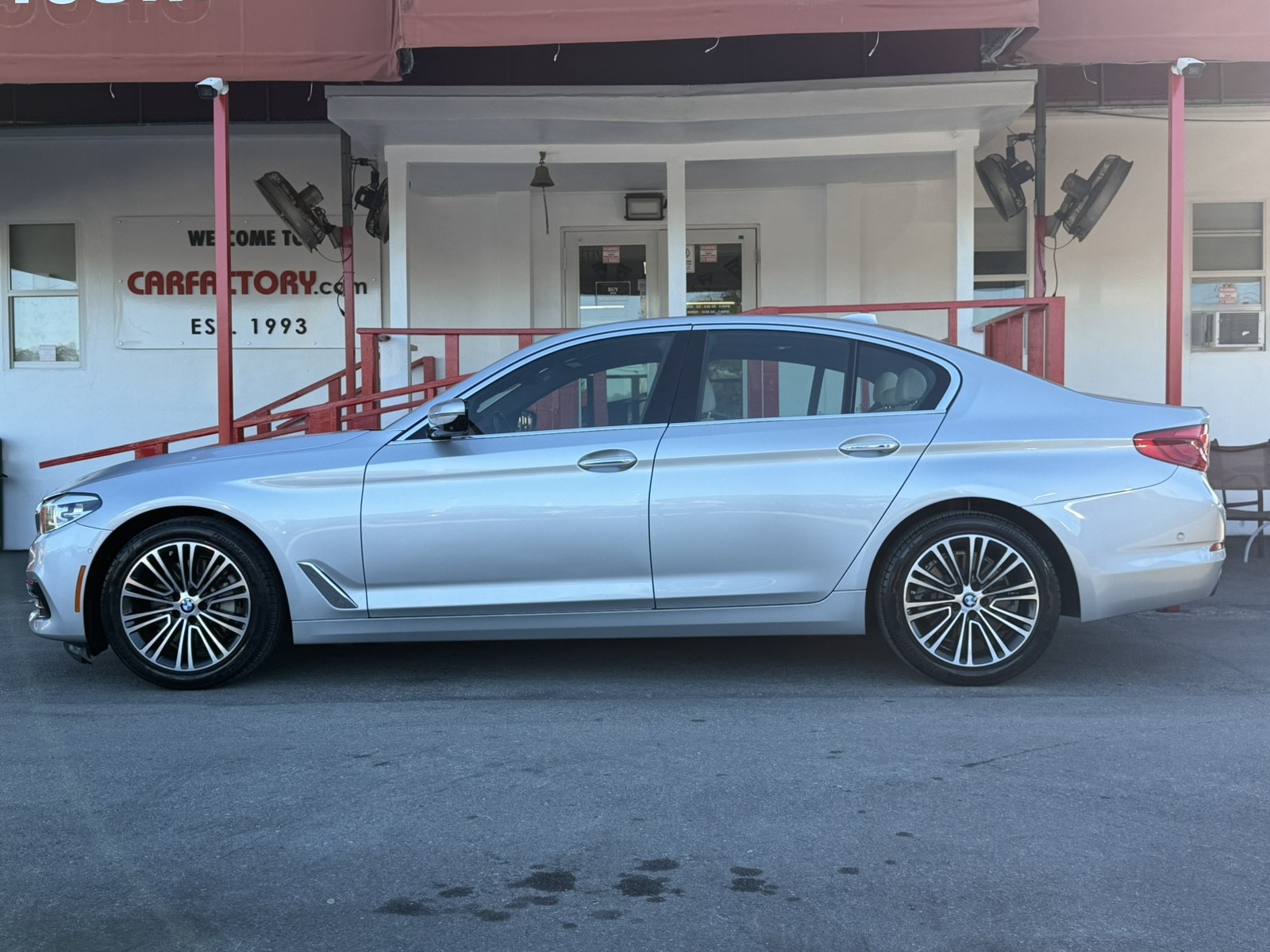 2017 BMW 5 Series 530i Sedan RWD
