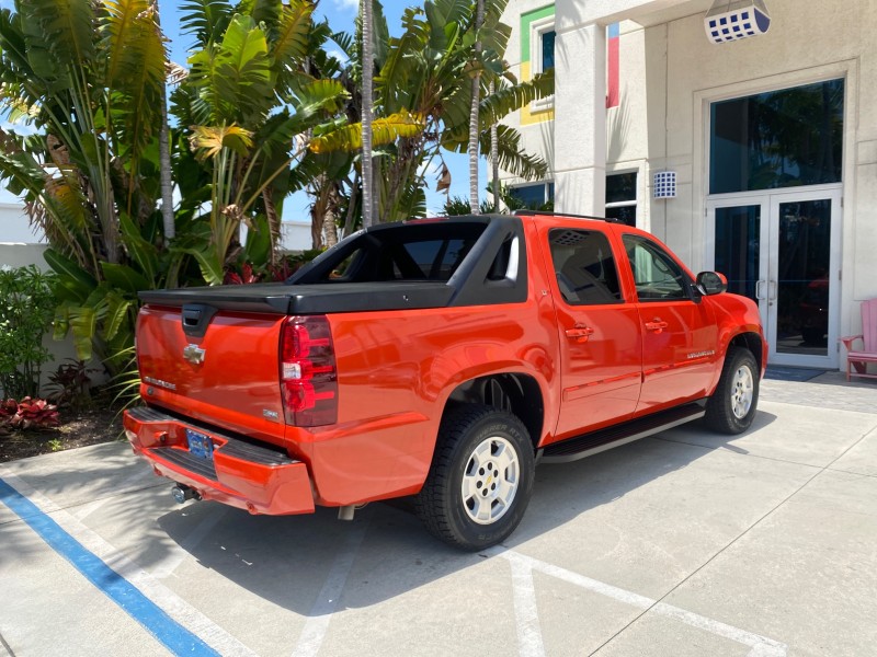 2009 Chevrolet Avalanche LT PU LOW MILES 58,696 in ,