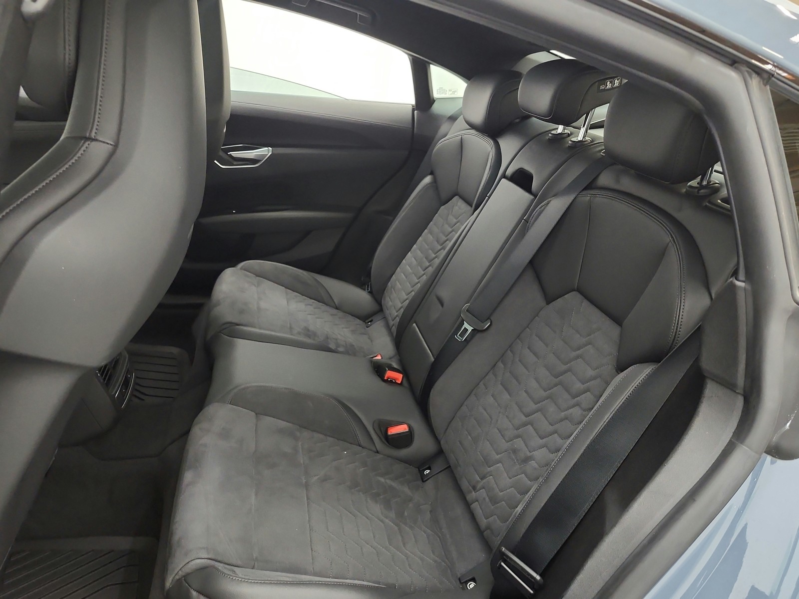 Used 2022 Kemora Gray Metallic Audi Premium Plus quattro image 15