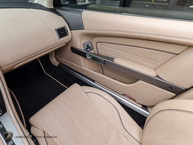 Aston Martin DB9