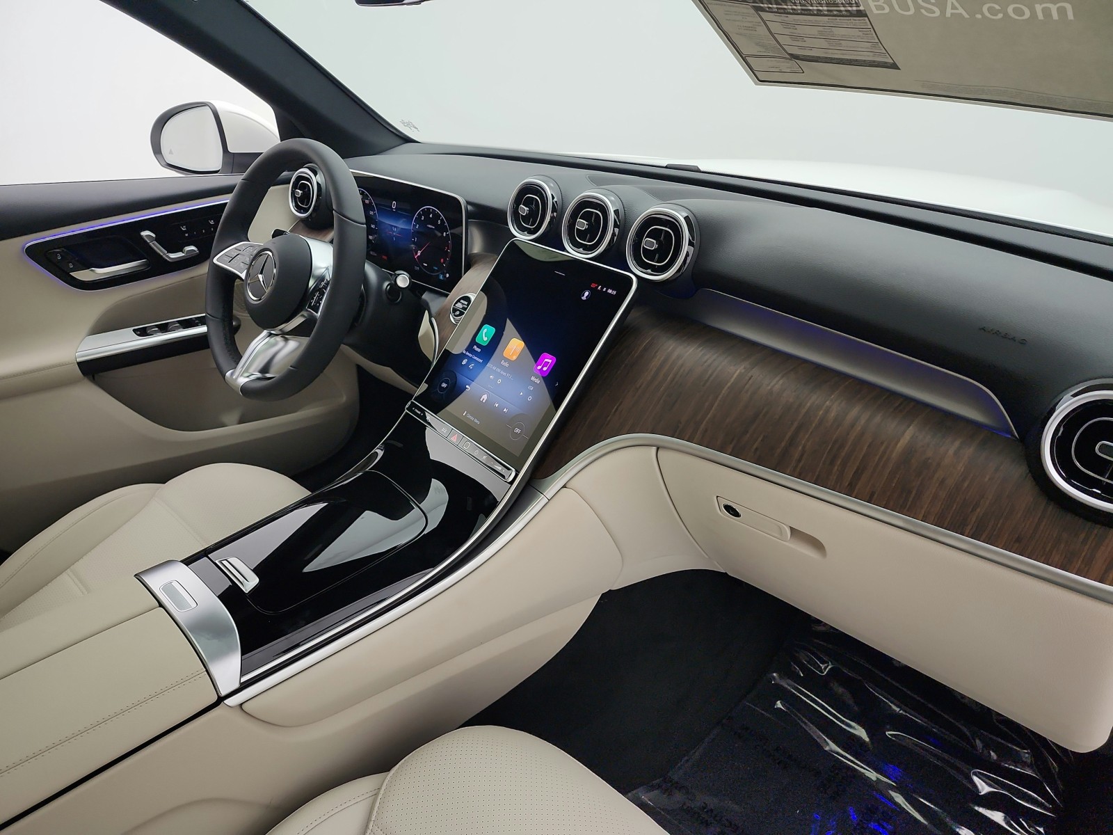 New 2026 Polar White Mercedes-Benz GLC 300 image 16