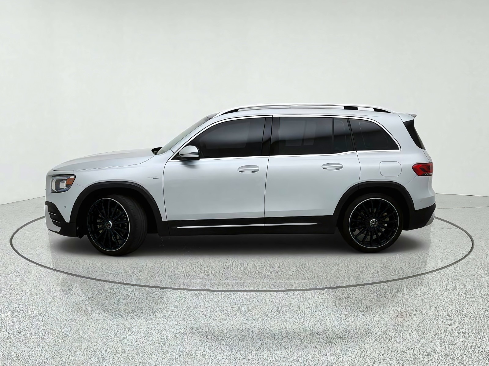 Used 2023 Iridium Silver Metallic Mercedes-Benz AMG® GLB 35 image 14