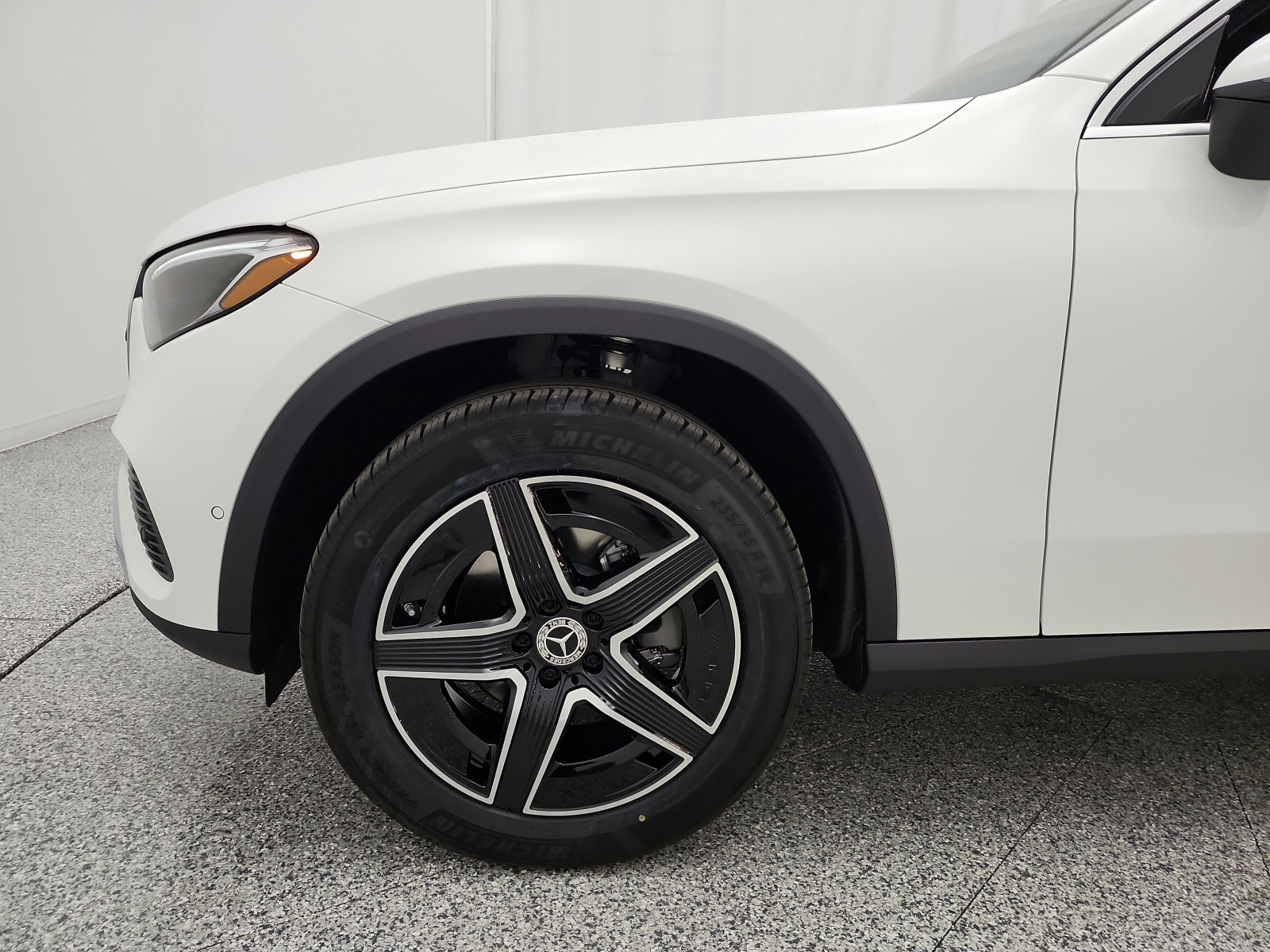 New 2027 Polar White Mercedes-Benz GLC 300 SUV image 13