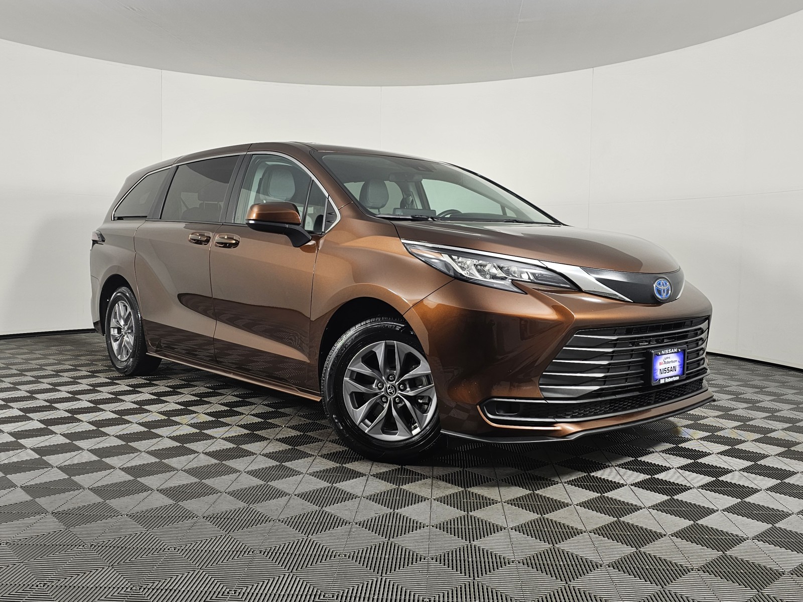 2023 Toyota Sienna LE