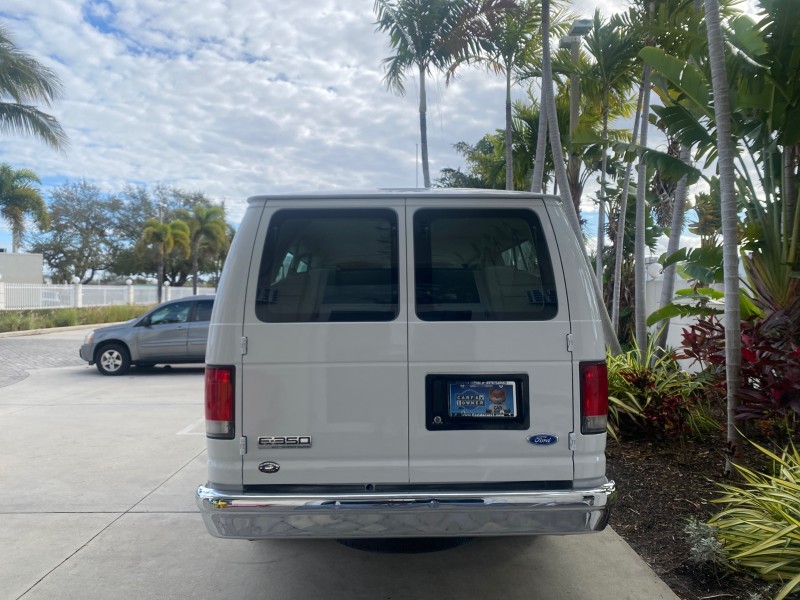 2008 Ford Econoline Wagon XLT 15 PASSENGERS E350 CLEAN in , 