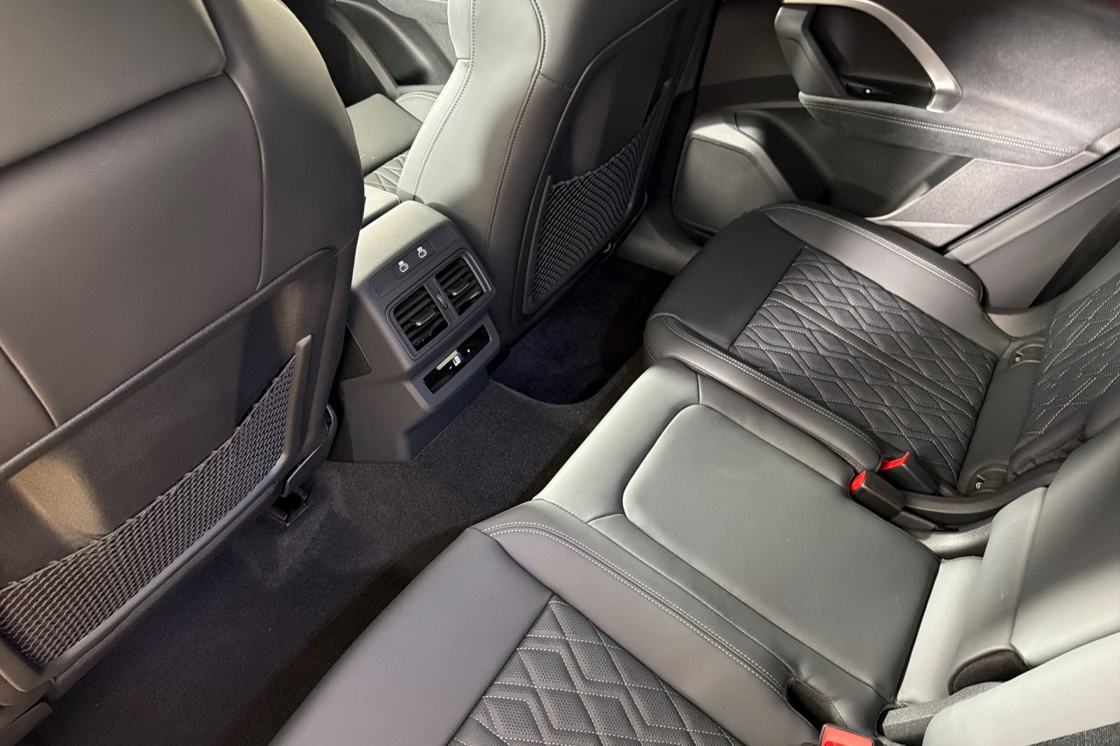 New 2026 Tambora Gray Metallic Audi Premium Plus 3.0 TFSI quattro image 11