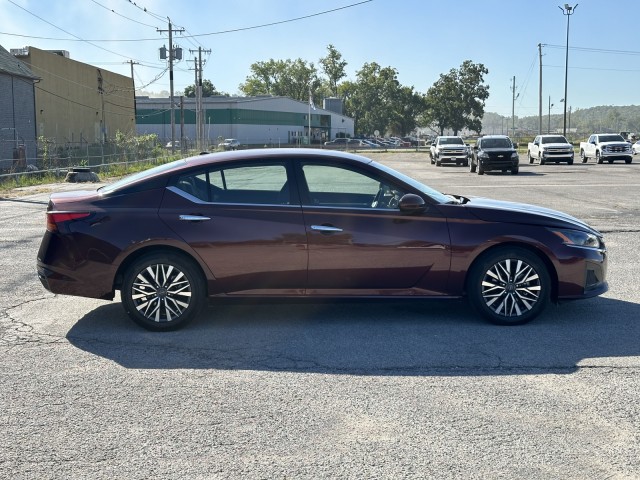 2023 Nissan Altima 2.5 SV 2