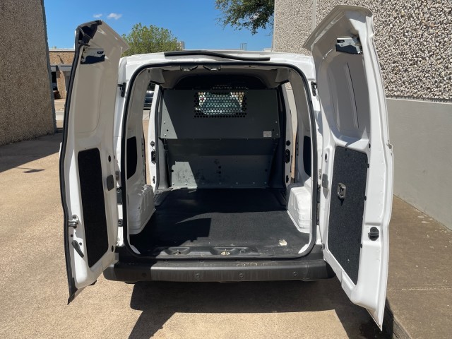 2017 Nissan NV200 Compact Cargo S 17