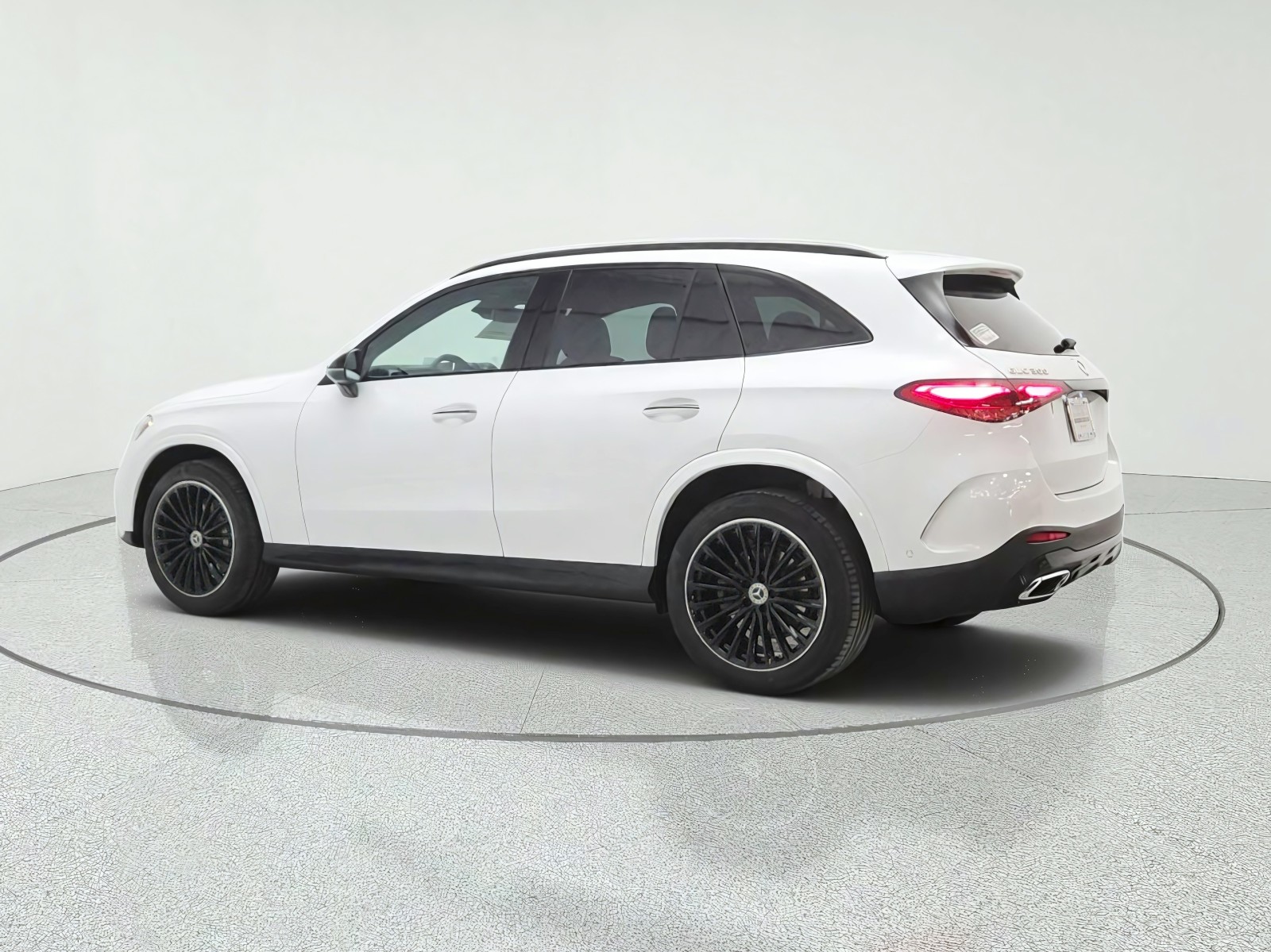 New 2027 MANUFAKTUR Moonlight White Metallic Mercedes-Benz GLC 300 SUV image 7