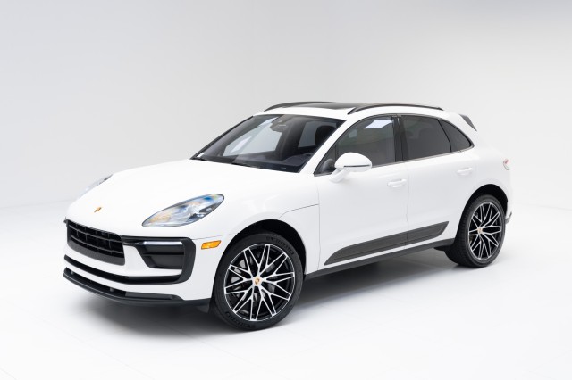 2022  Macan  in , 