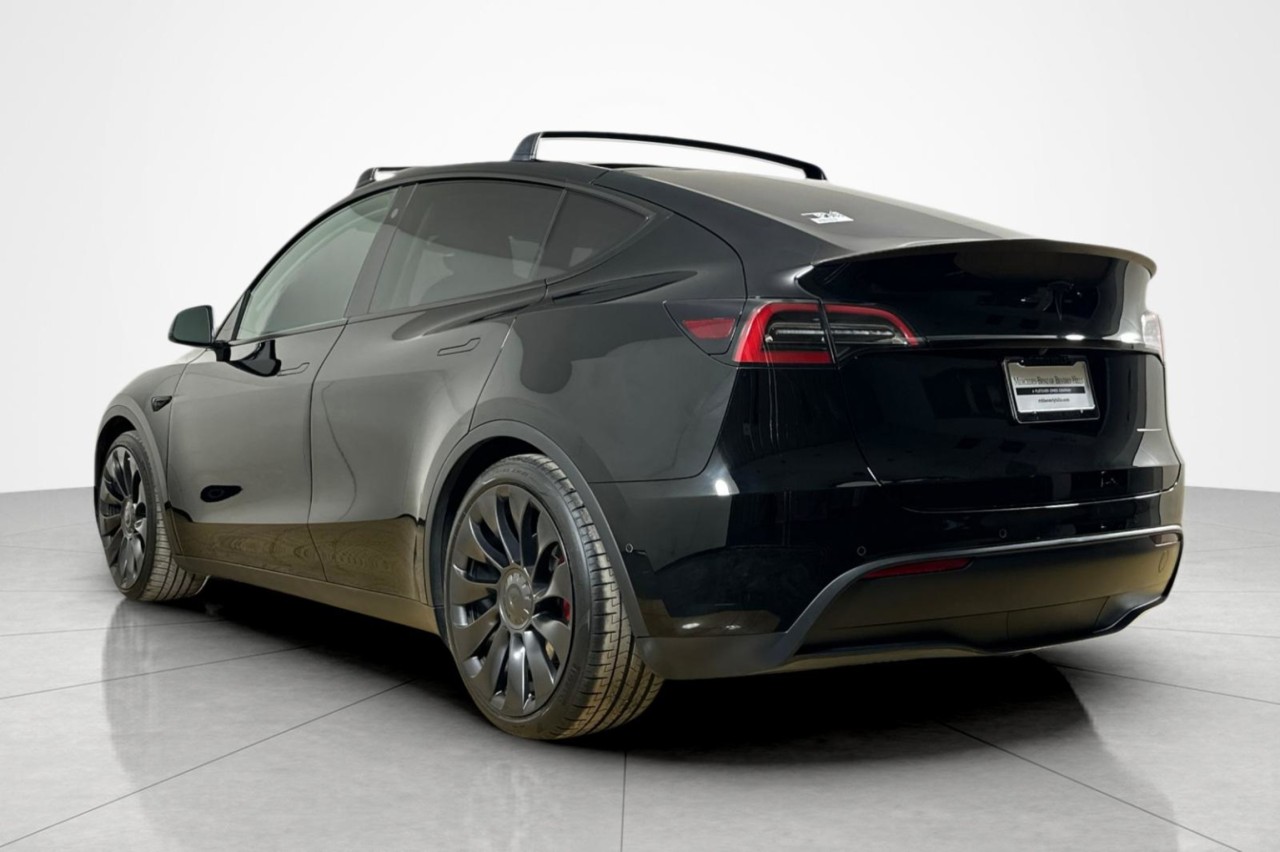 Used 2022 BLACK Tesla Performance image 3