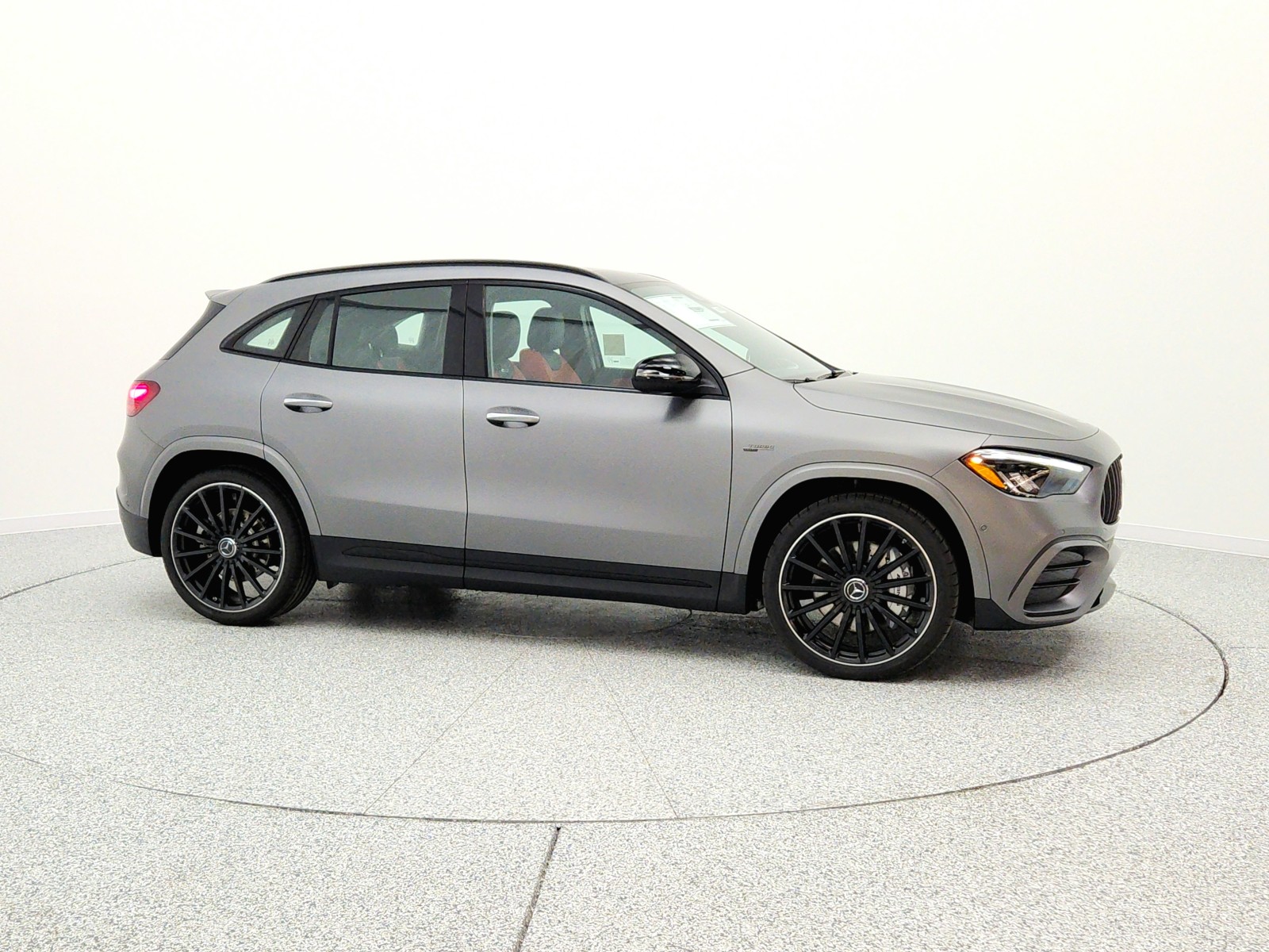 New 2026 MANUFAKTUR Mountain Grey Magno Mercedes-Benz AMG® GLA 35 4MATIC SUV image 4