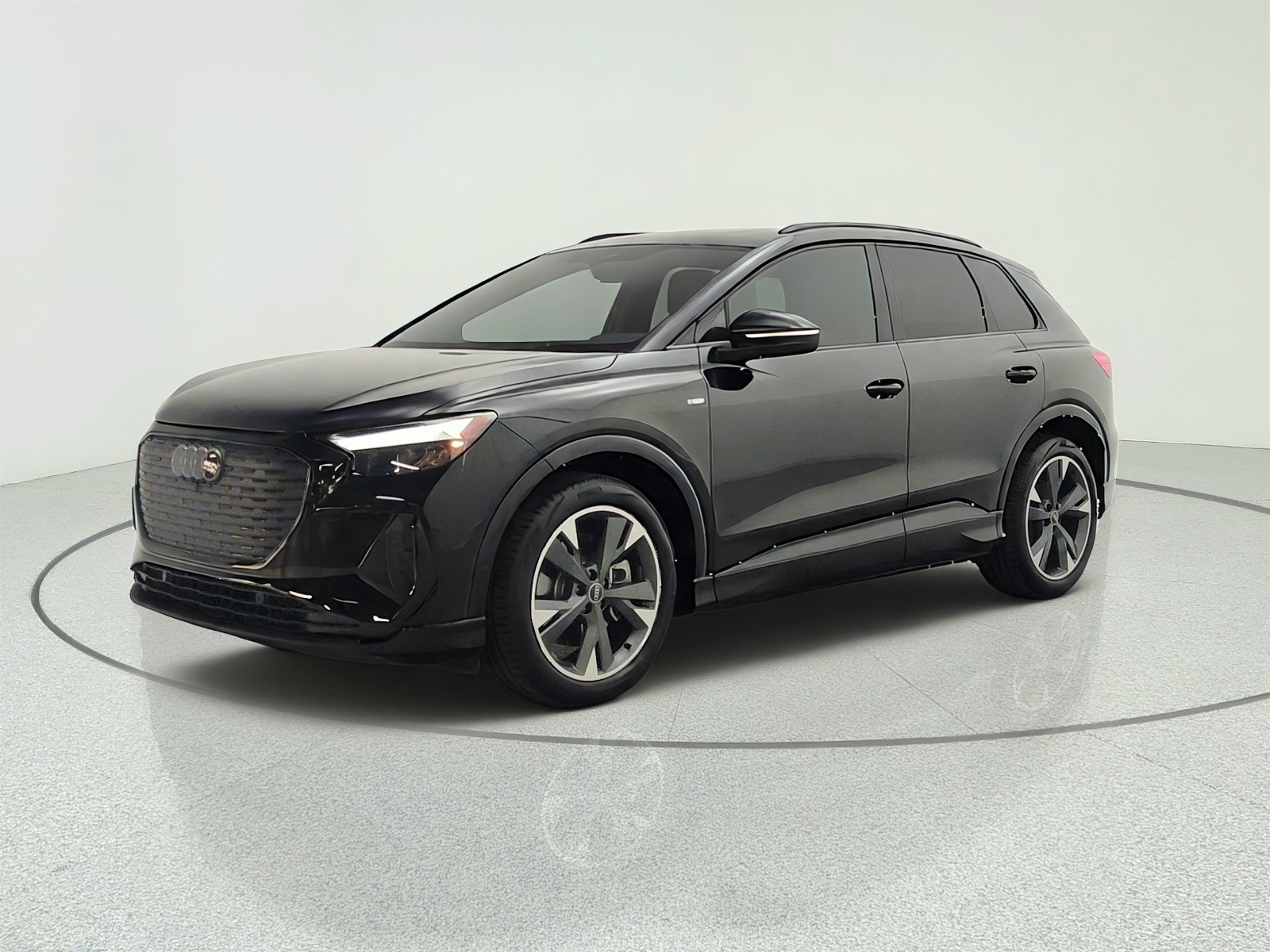 2024 Audi Q4 e-tron Premium Plus 55 quattro
