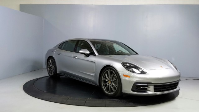 2018 Porsche Panamera 4S Executive 8