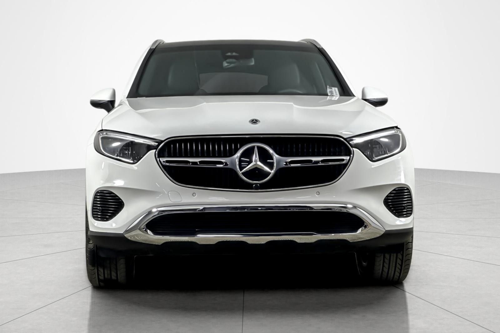 Used 2025 Polar White Mercedes-Benz GLC 300 4MATIC® SUV image 8