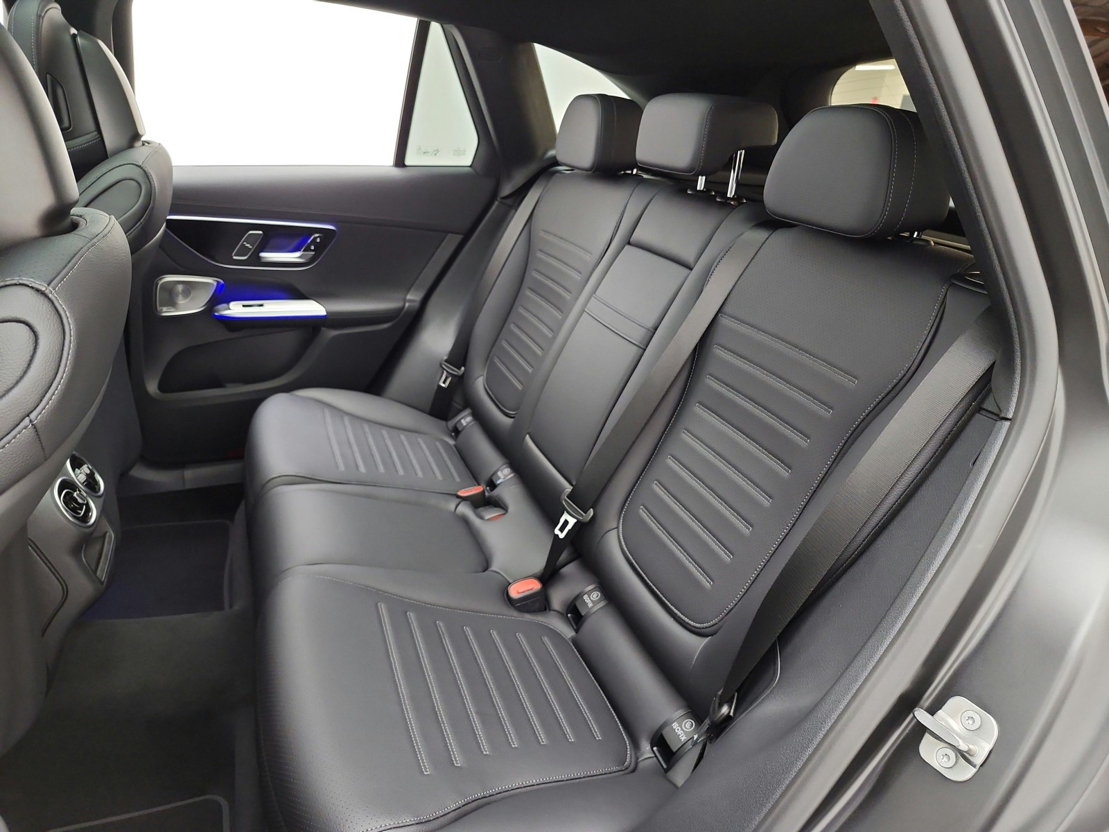 New 2027 MANUFAKTUR Graphite Grey Magno Mercedes-Benz GLC 300 SUV image 11