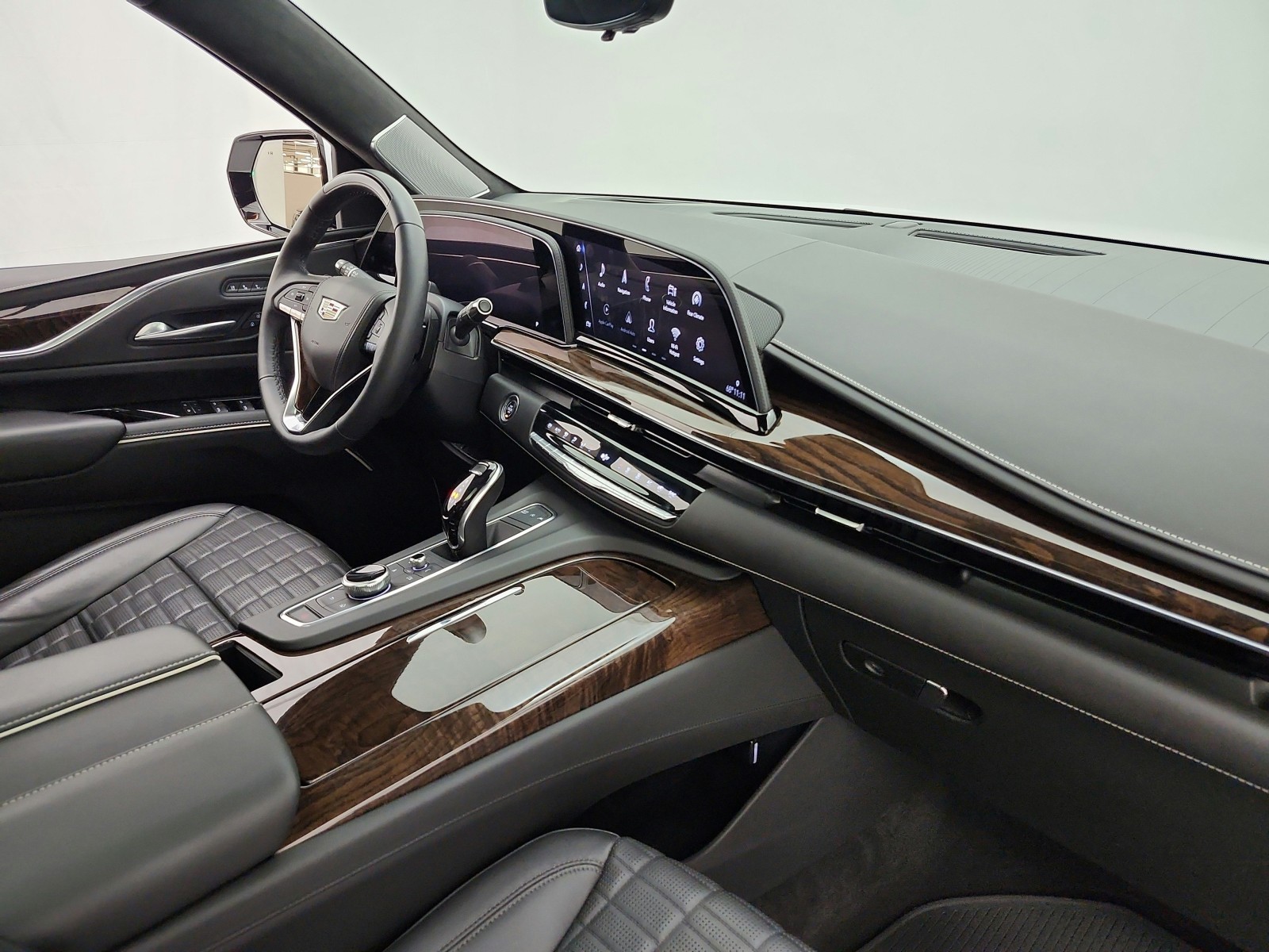 Used 2022 Crystal White Tricoat Cadillac 4WD 4dr Sport Platinum image 21