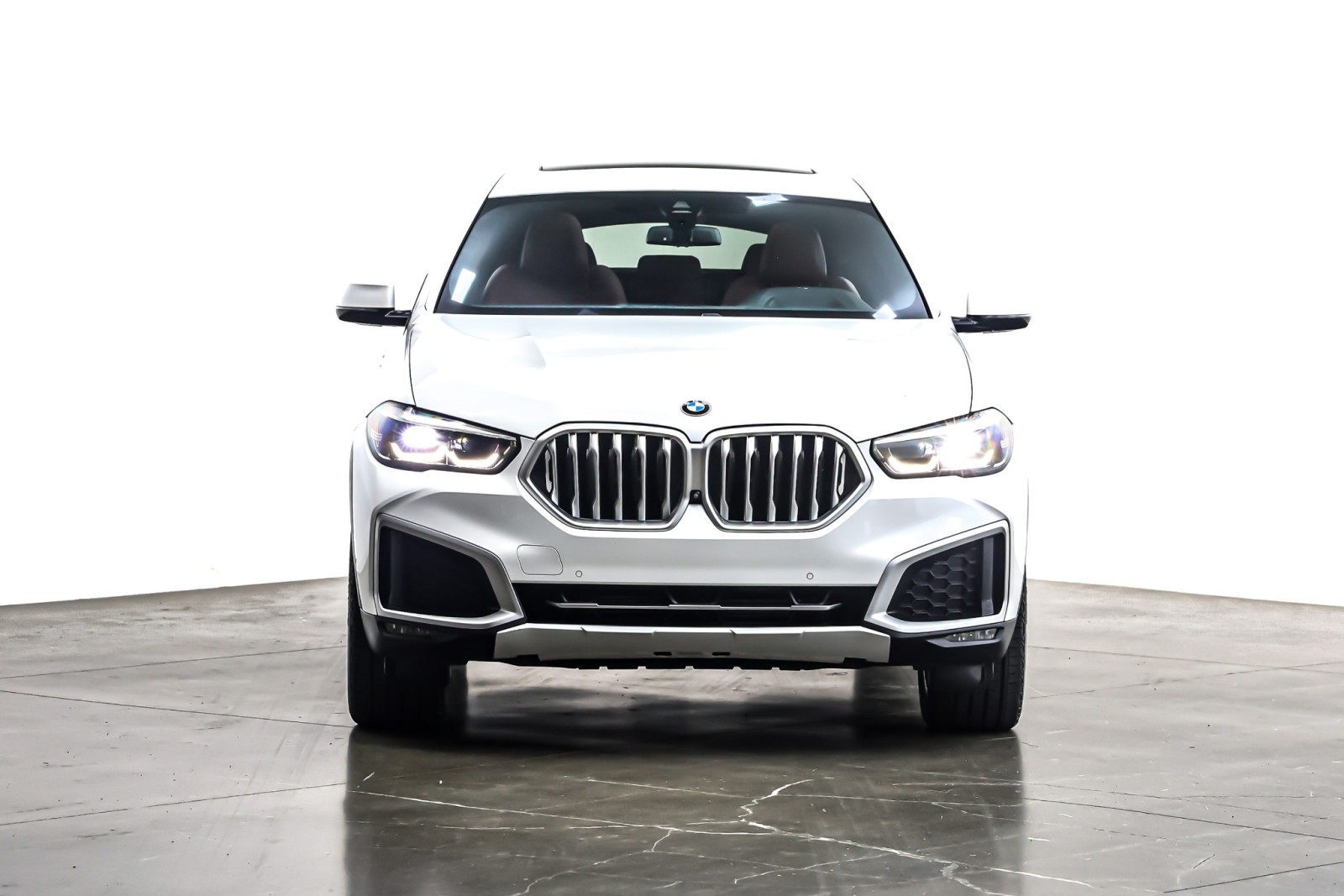 Used 2021 Mineral White Metallic BMW xDrive40i Sports Activity Coupe image 3