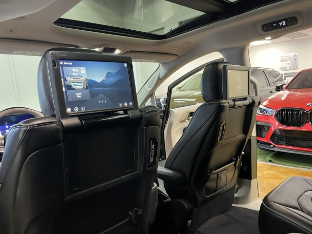 2018 Chrysler Pacifica Limited 28