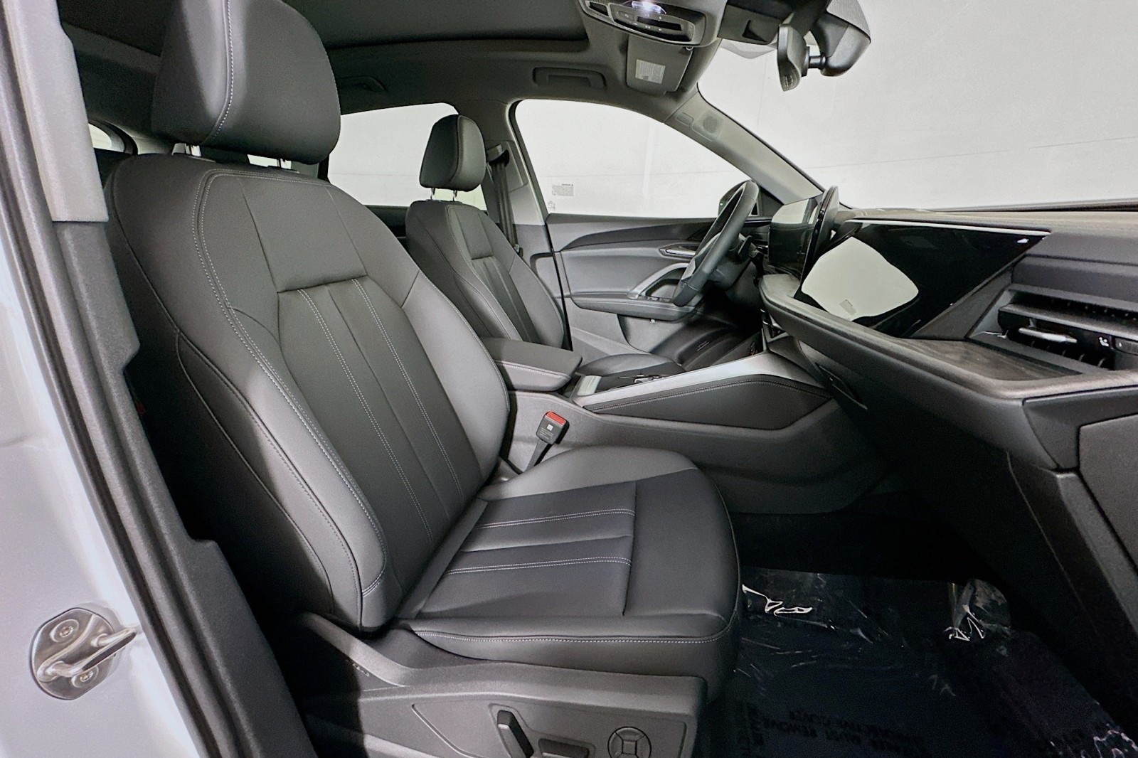 New 2025 Glacier White Metallic Audi Premium Plus image 8