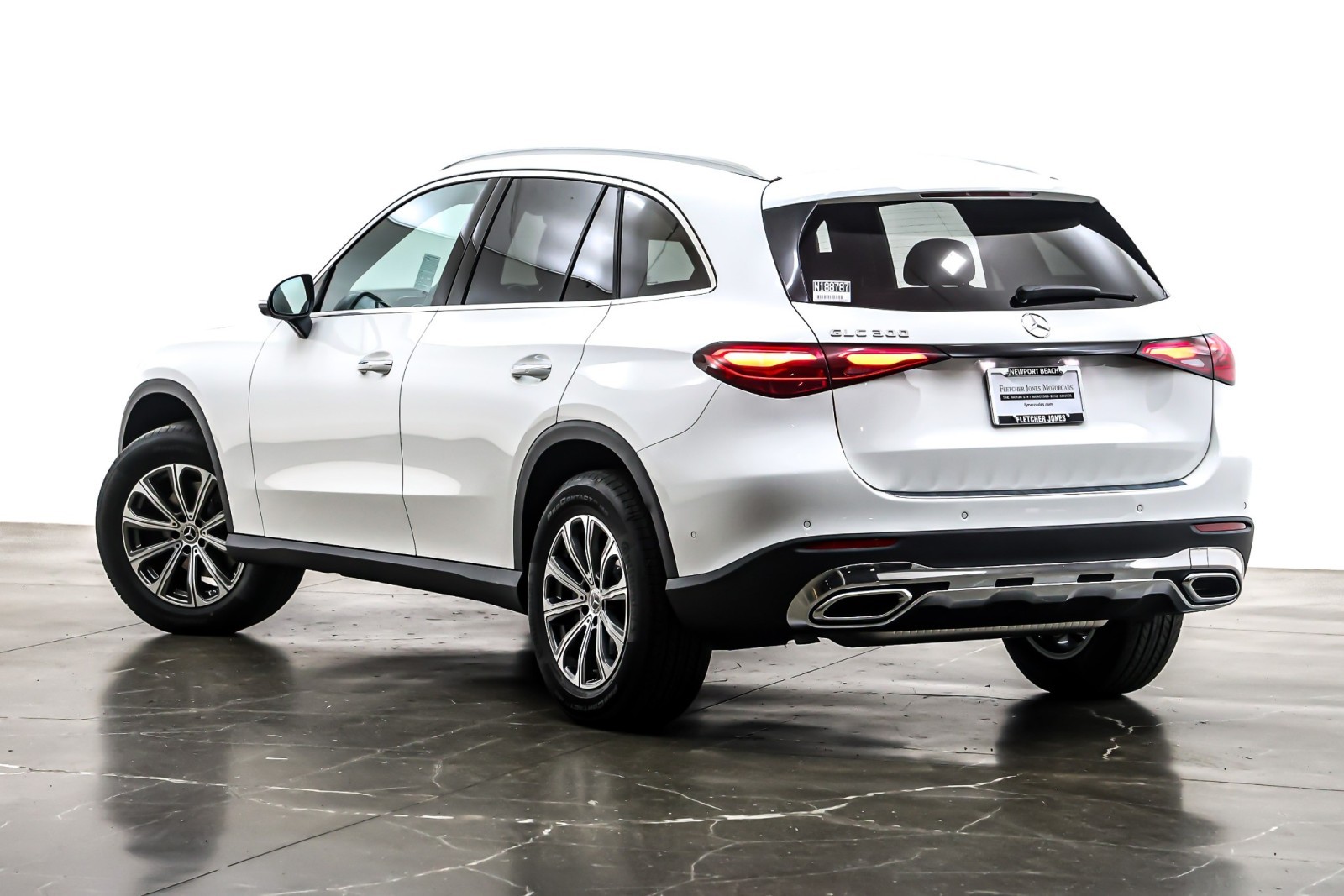 New 2026 Polar White Mercedes-Benz GLC 300 image 12