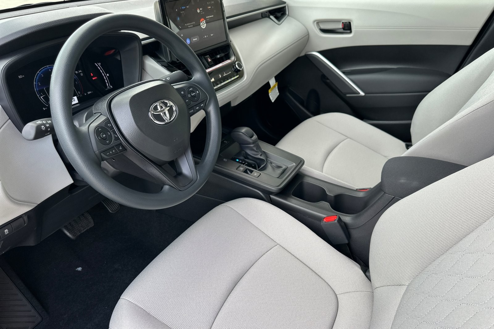 2026 Toyota Corolla Cross L photo 9