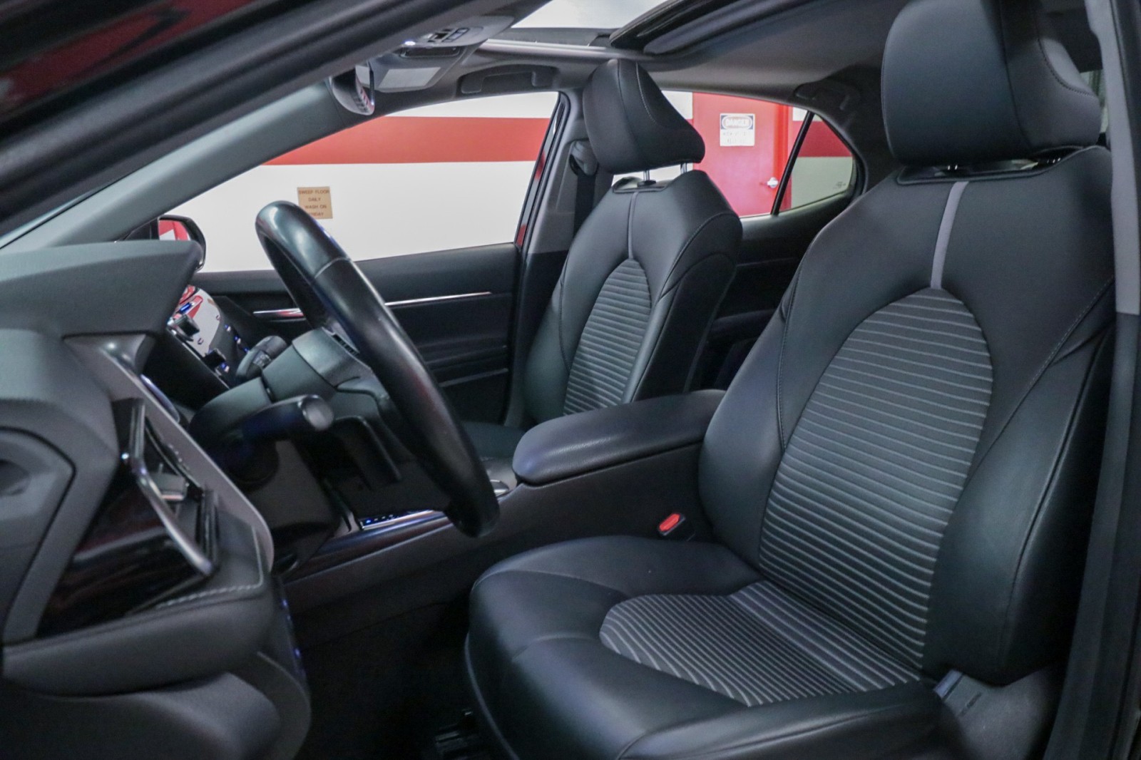 Used Car 2020 Toyota Camry  Se For Sale Under $25,000 In Austin, Texas