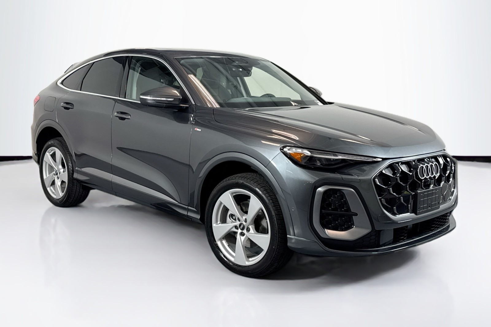 New 2025 Daytona Gray Pearl Effect Audi Premium Plus 2.0 TFSI quattro image 3