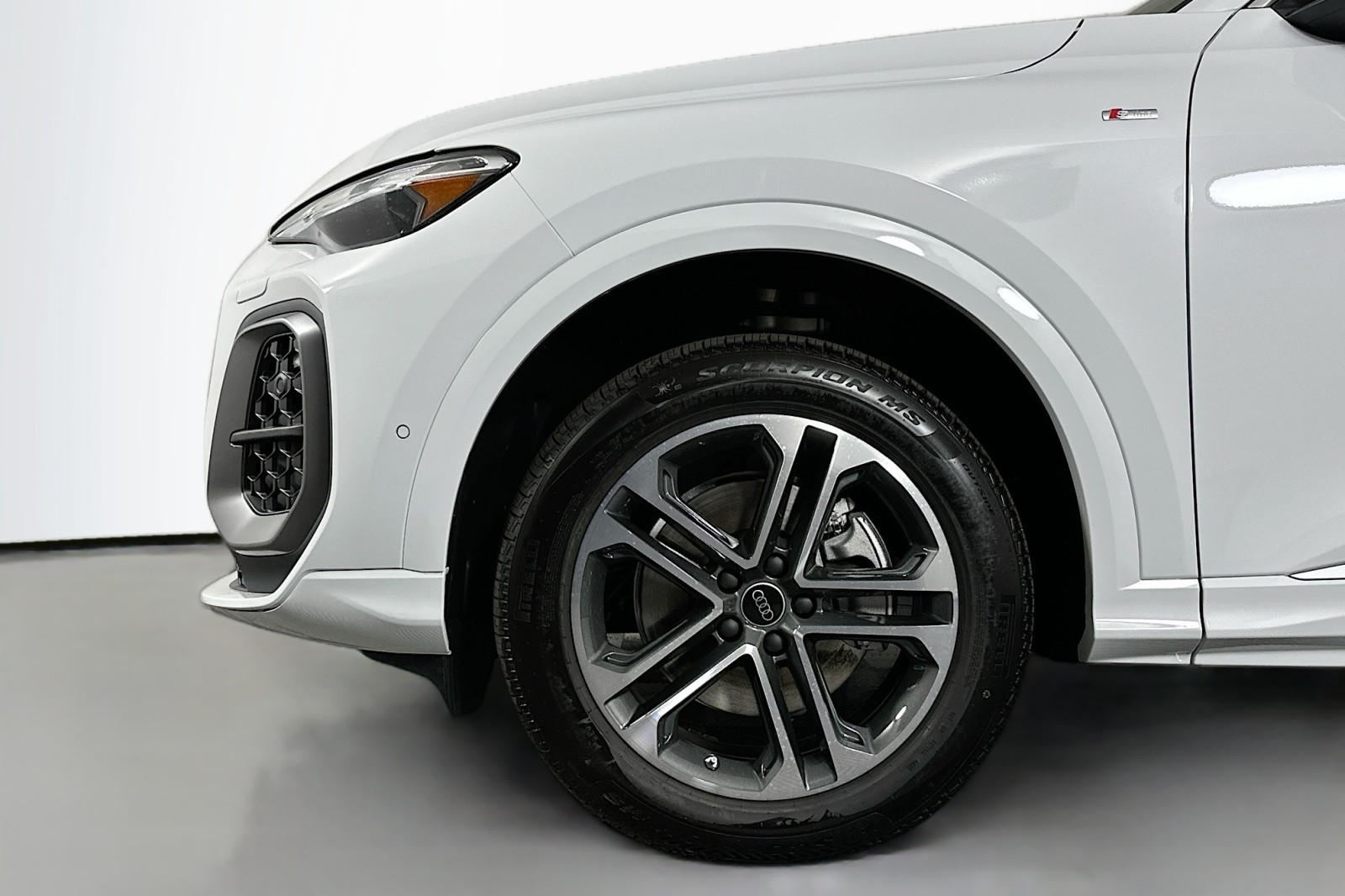 New 2026 Glacier White Metallic Audi Premium image 11