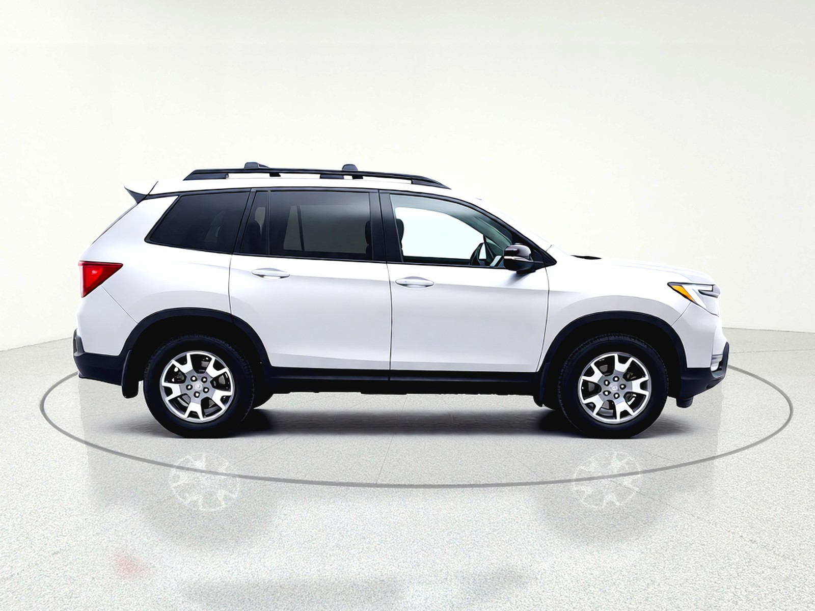 Used 2022 Lunar Silver Metallic Honda TrailSport AWD image 12