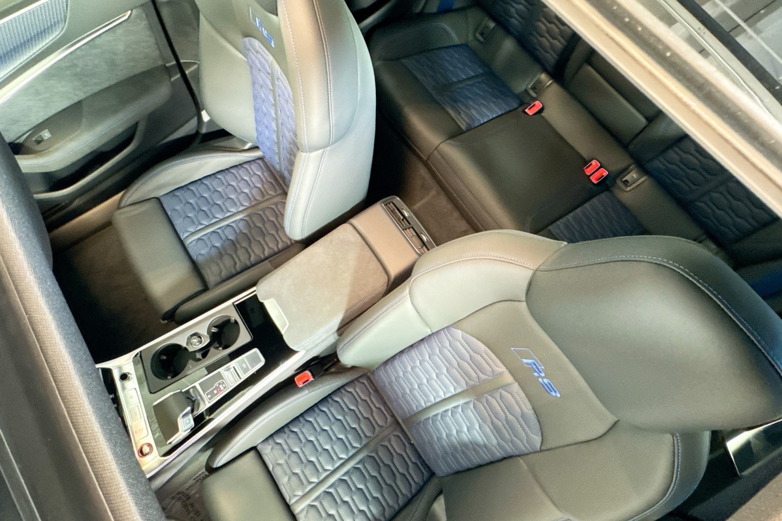 New 2025 Sebring Black Crystal Effect Audi performance 4.0 TFSI quattro image 19