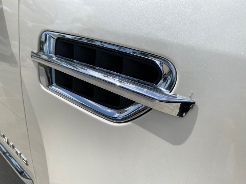 2010 Cadillac Escalade SUNROOF NAV Premium LOW MILES 66,933 in ,