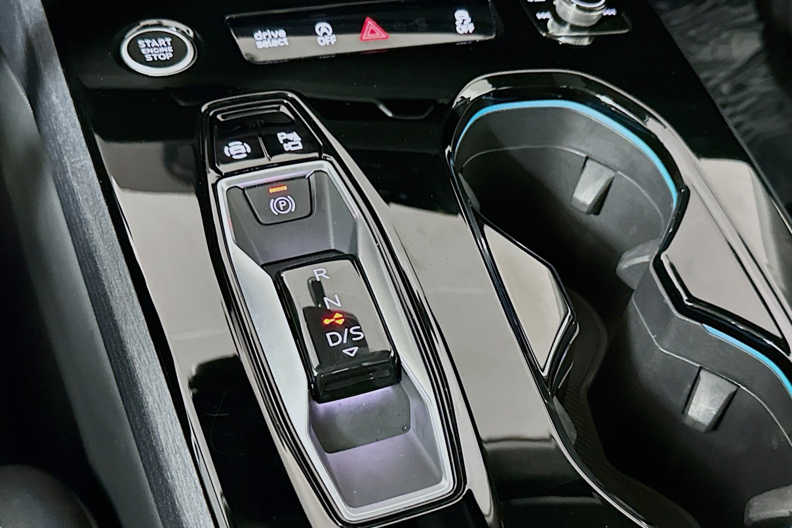 Used 2025 Glacier White Metallic Audi Premium Plus image 7