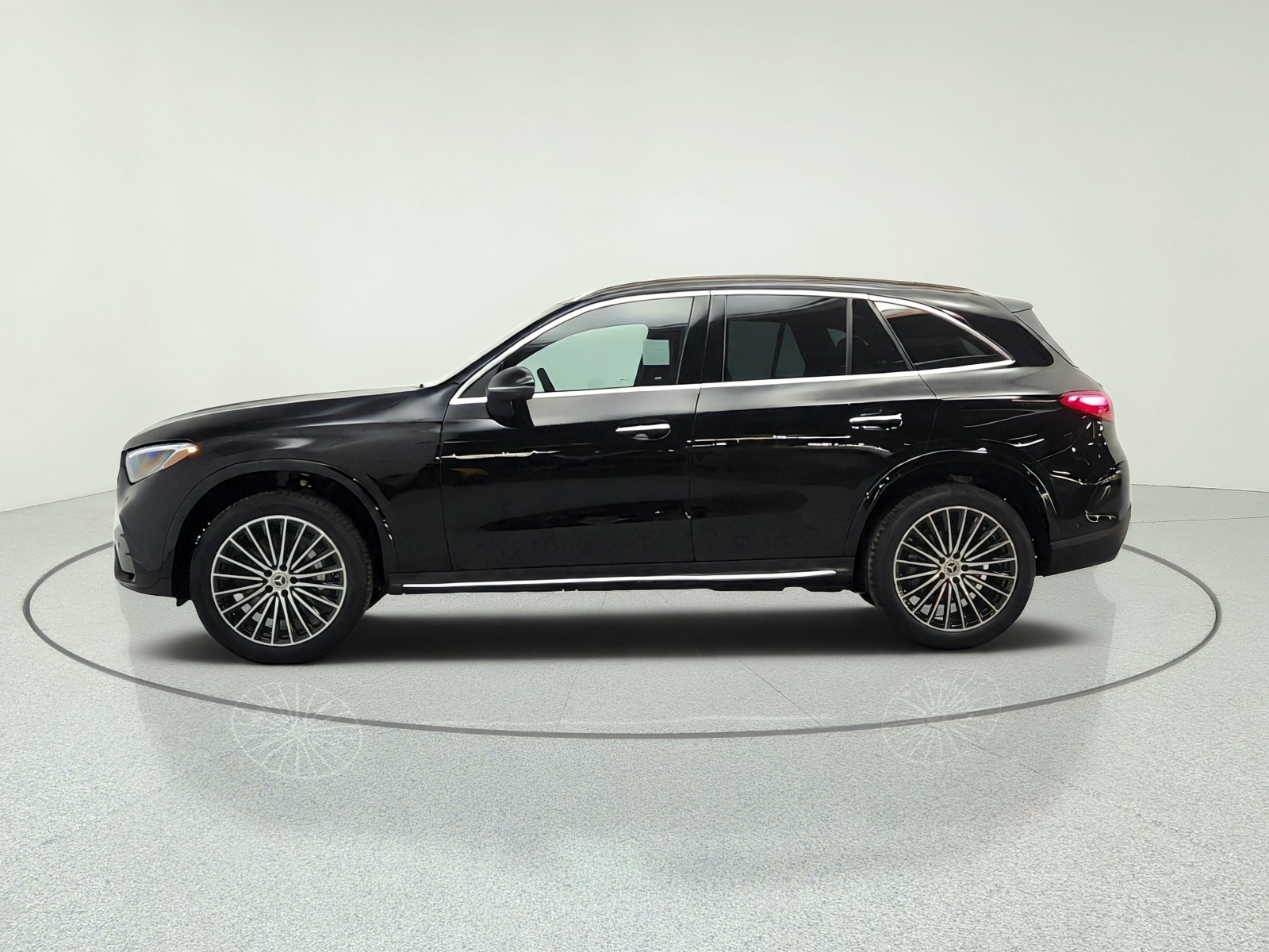 New 2026 Black Mercedes-Benz GLC 300 SUV image 8