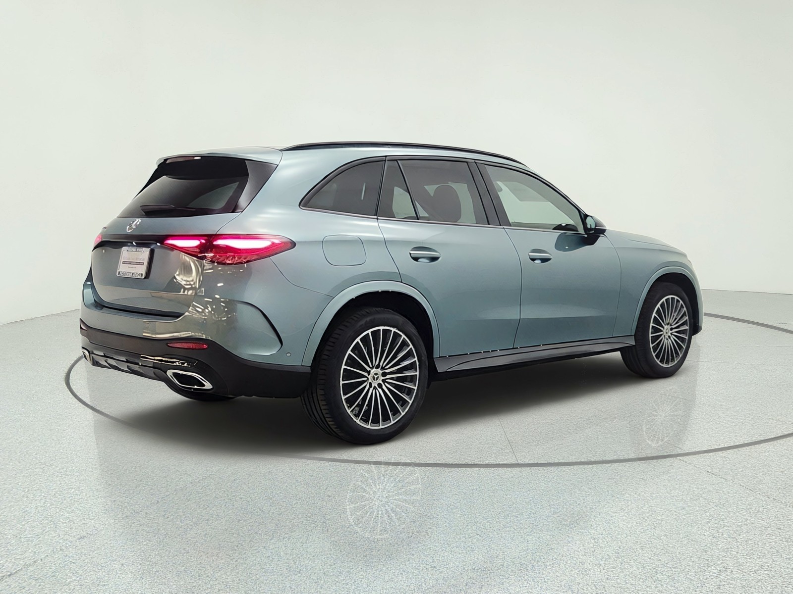New 2027 Verde Silver Metallic Mercedes-Benz GLC 300 SUV image 5