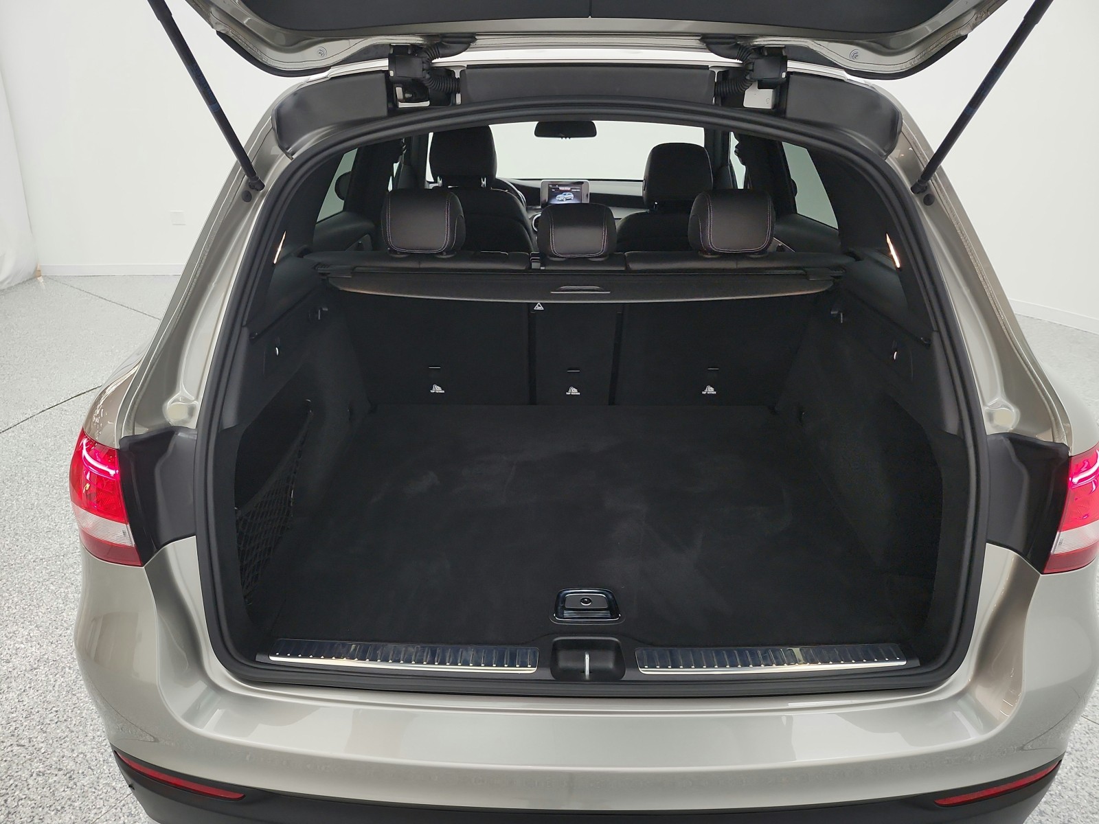 Used 2019 Mojave Silver Metallic Mercedes-Benz GLC 300 SUV image 22