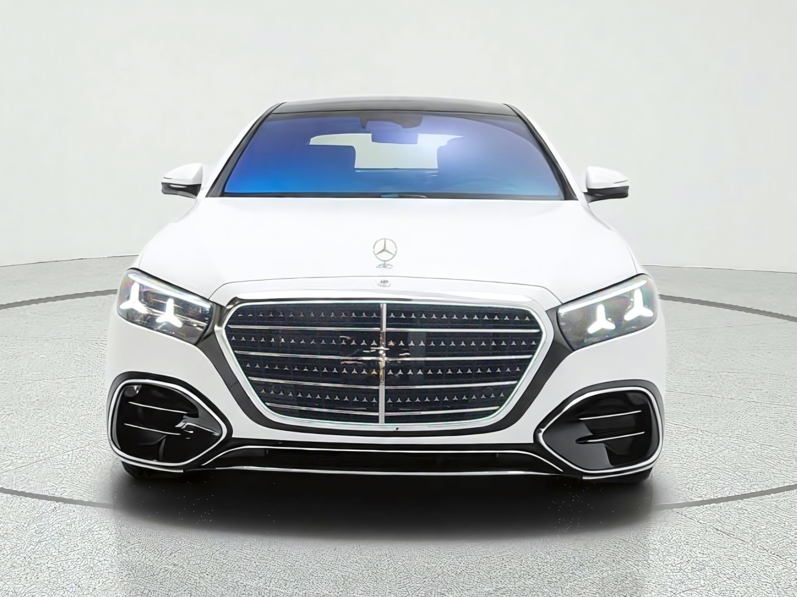 New 2027 MANUFAKTUR Moonlight White Magno Mercedes-Benz S 580 4MATIC® Sedan image 2