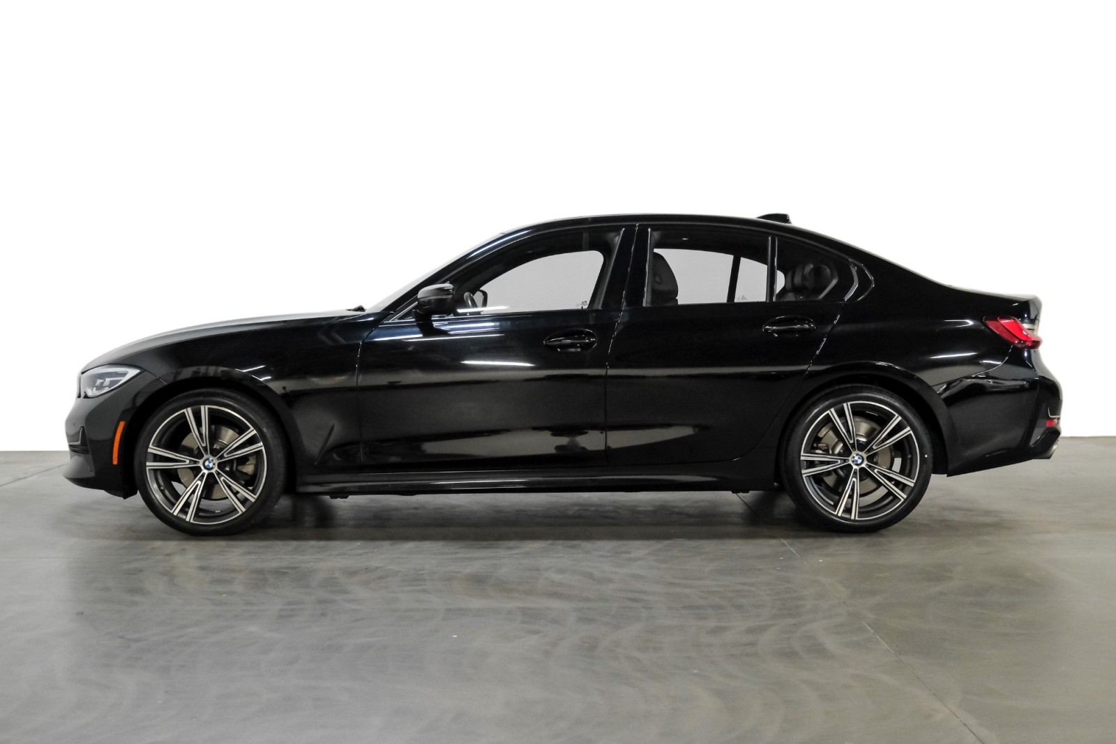 2022 BMW 3 Series 330i MSport ConveniencePkg DrvngAsstPkg HtdSeats ShadowlinePkg 9