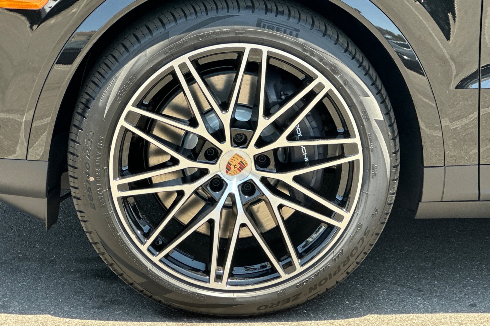 New 2026 Chromite Black Metallic Porsche E-Hybrid image 27