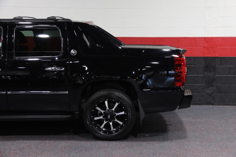 2013 Chevrolet Avalanche LTZ 4WD Black Diamond Edition 4dr Suv in , 