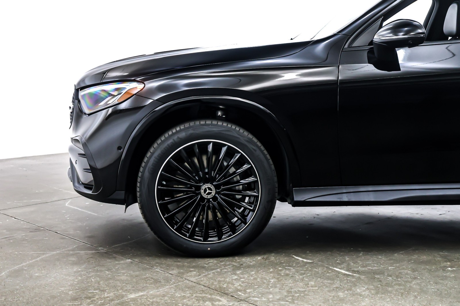 New 2026 Black Mercedes-Benz GLC 300 image 10