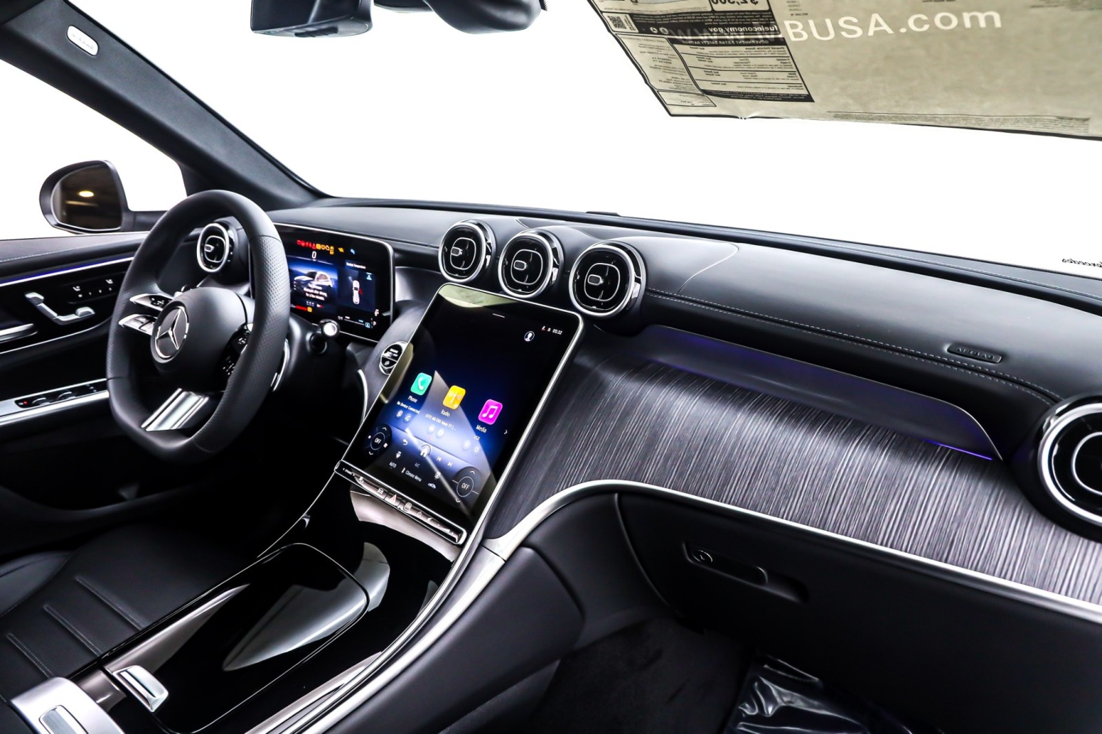 New 2026 Polar White Mercedes-Benz GLC 300 image 5