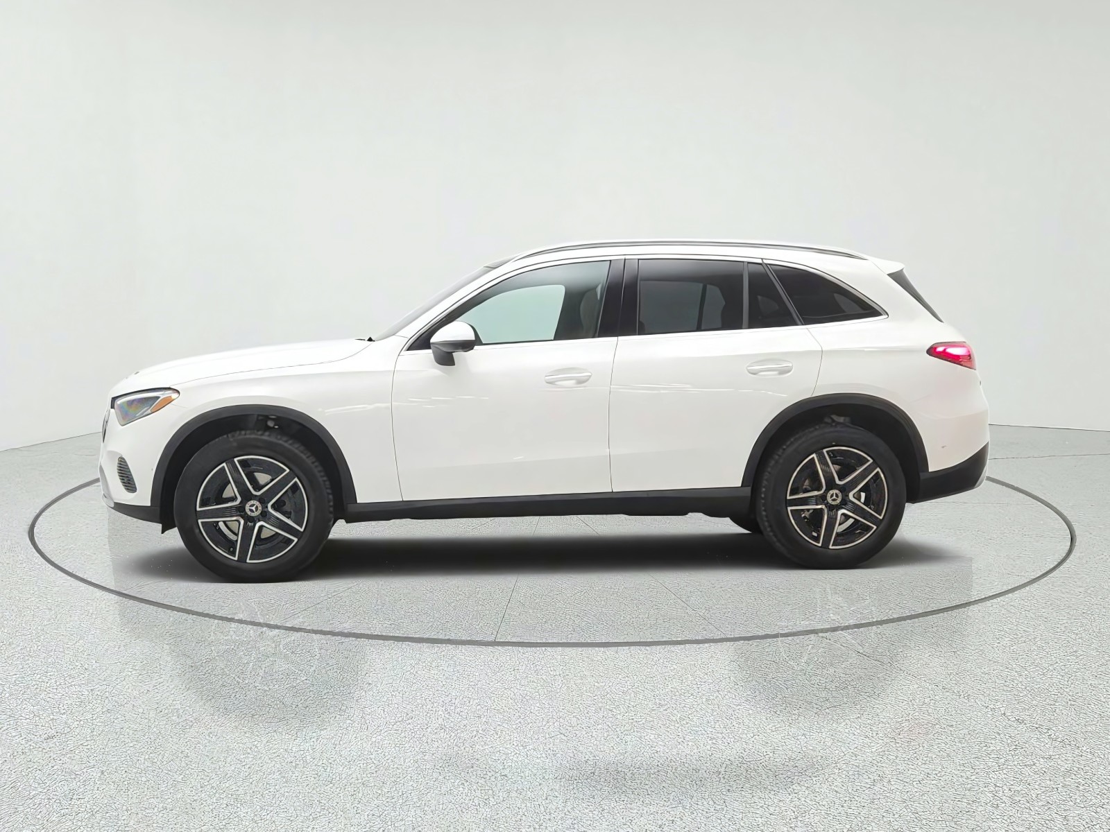 New 2027 Polar White Mercedes-Benz GLC 300 SUV image 8