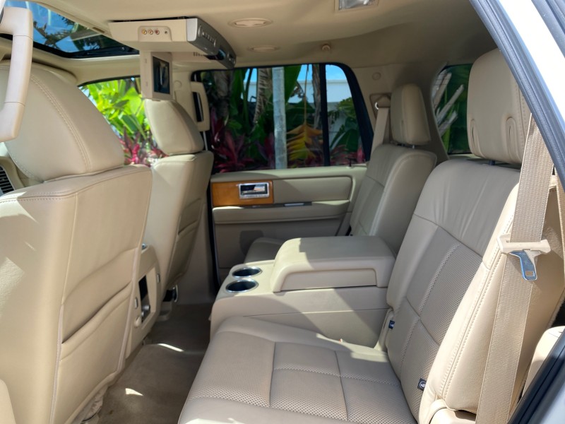 2010 Lincoln Navigator 4WD SUNROOF LOW MILES 31,209 in , 