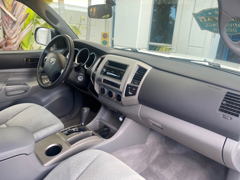 2005 Toyota Tacoma LOW MILES 58,735 X CAB in , 